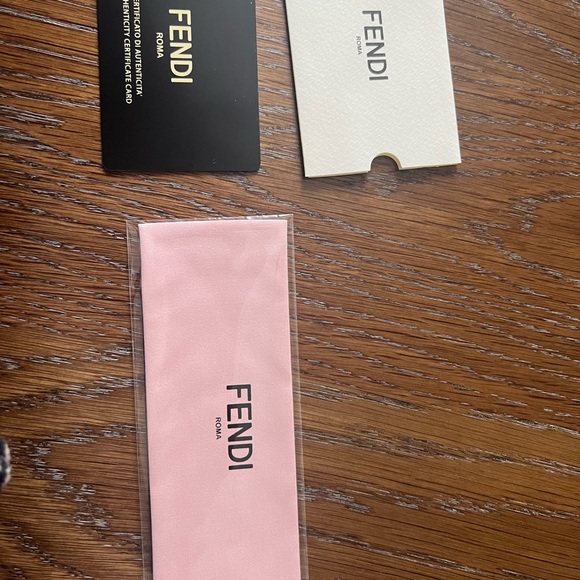 New and authentic FENDI cat eye sunglasses! 😎 - Picture 10 of 12